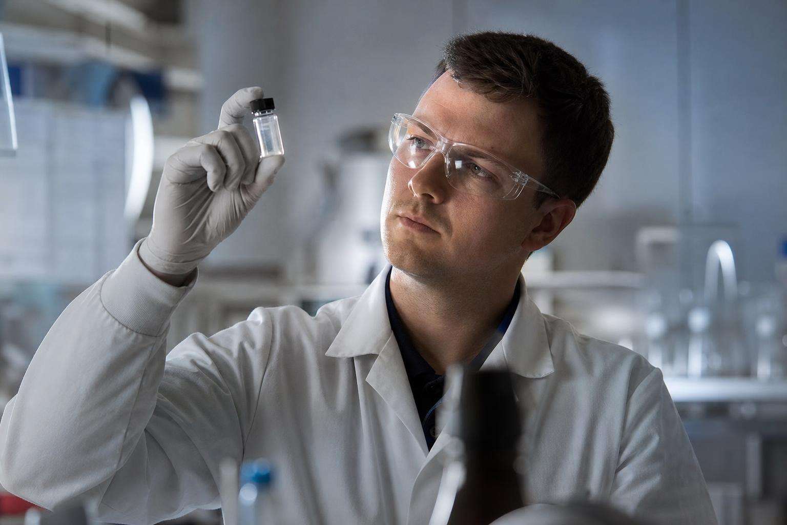 GHK-Cu: Evidence, Mechanism, Dosing & Legal Status